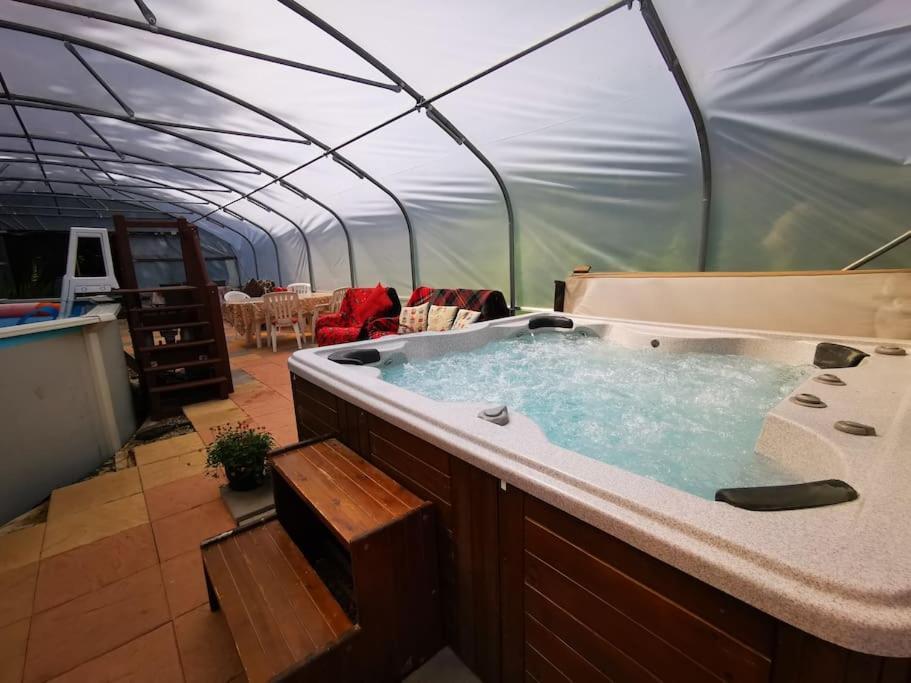 Country Side Haven Two Double Ensuite Bedrooms Couples Exclusive Rate Offered Saint-Michel-de-Montjoie Ngoại thất bức ảnh